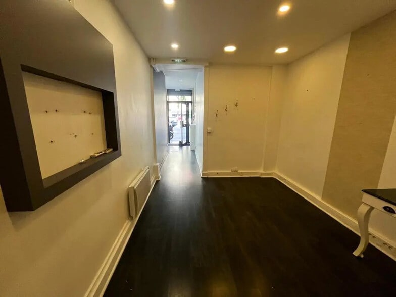 Retail in Paris for sale - Building Photo - Image 3 of 7