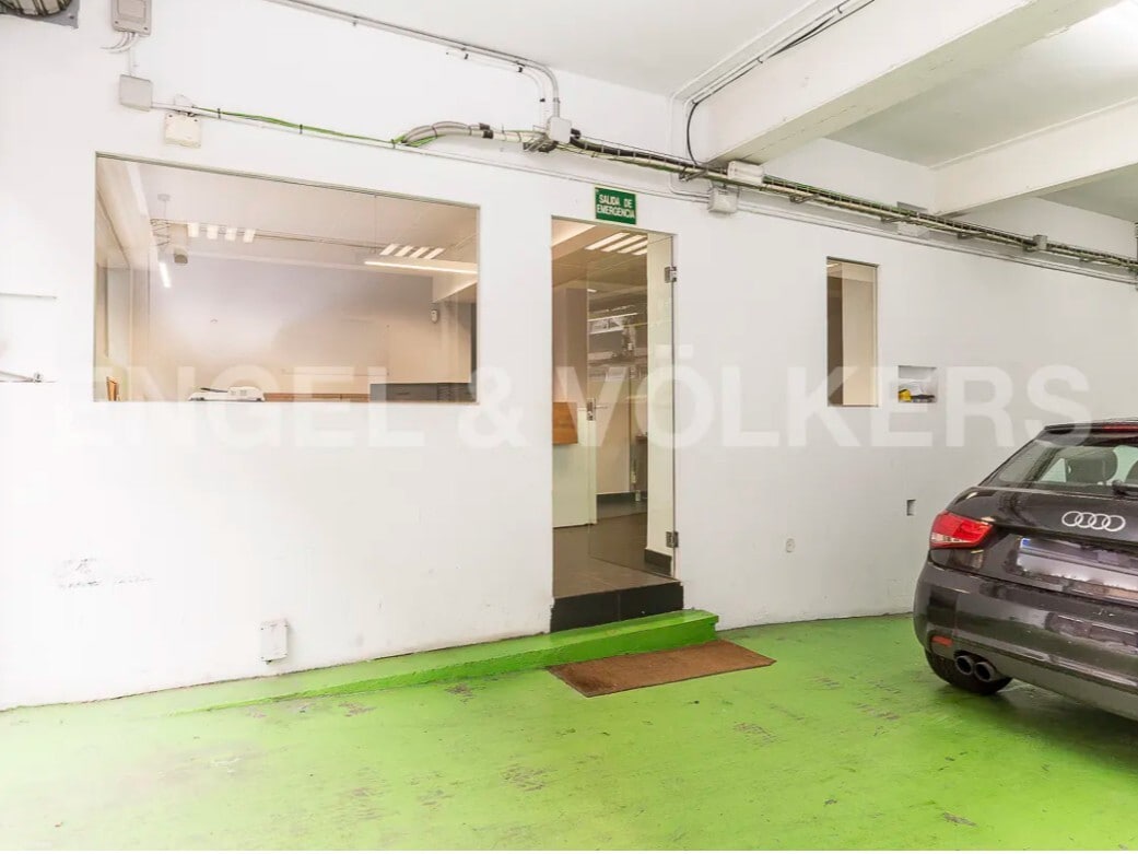 Office / Retail in Barcelona, Barcelona to rent Interior Photo- Image 1 of 4