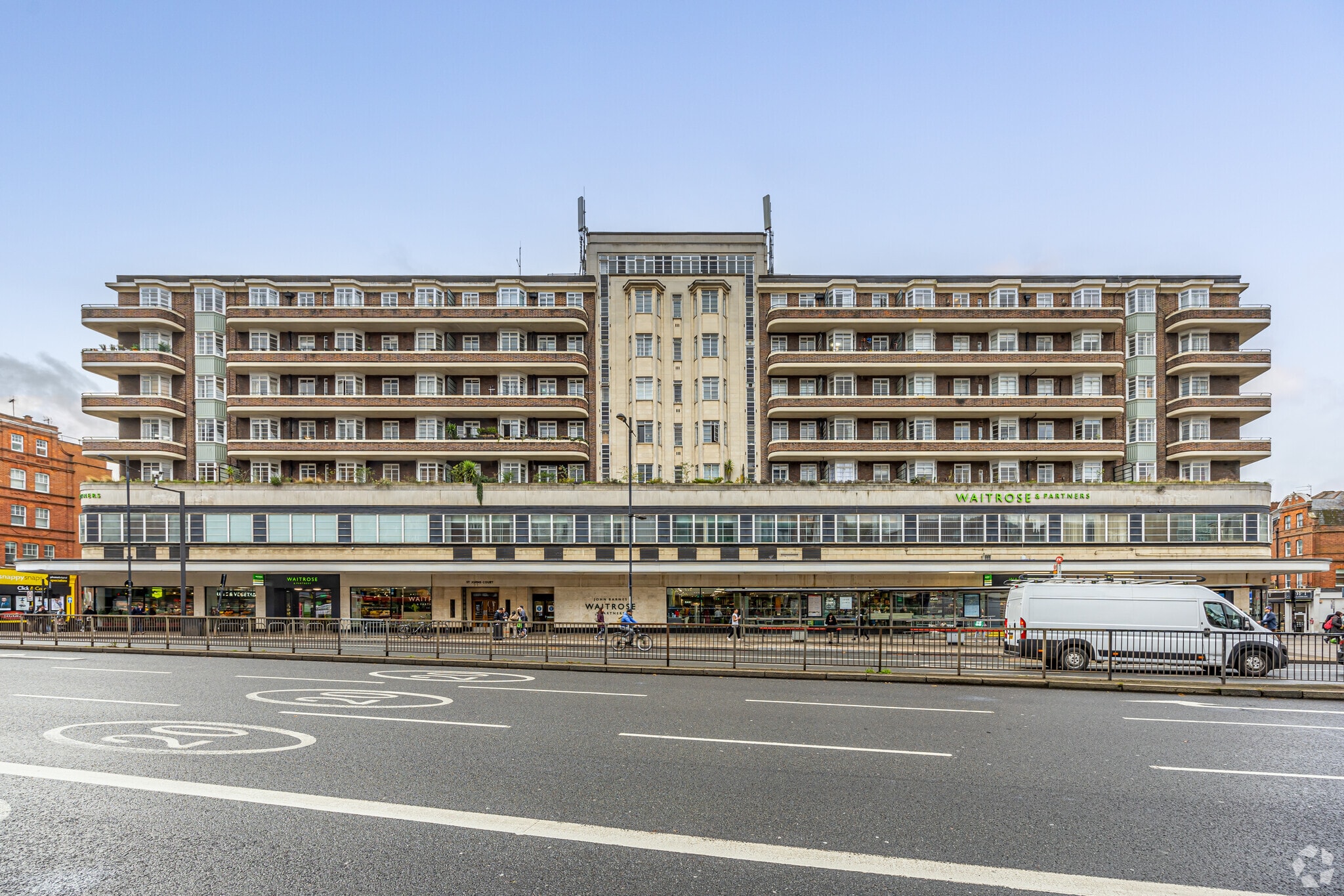 191-217 Finchley Rd, London for sale Primary Photo- Image 1 of 1