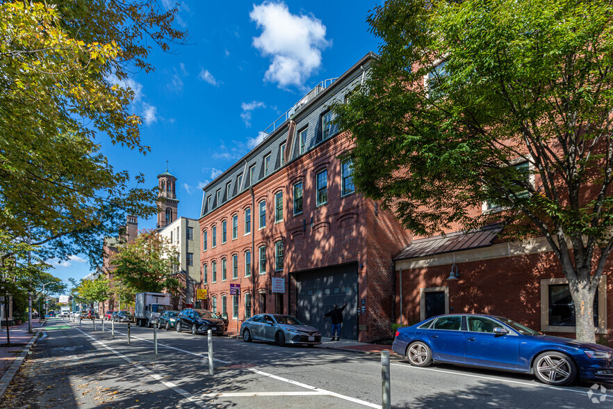 12 Arrow St, Cambridge, MA for sale - Primary Photo - Image 1 of 1