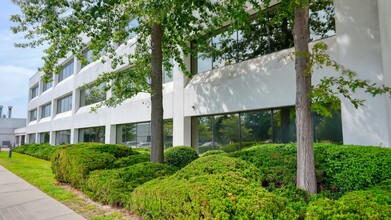 8 Corporate Center Dr, Melville, NY for sale Building Photo- Image 1 of 1