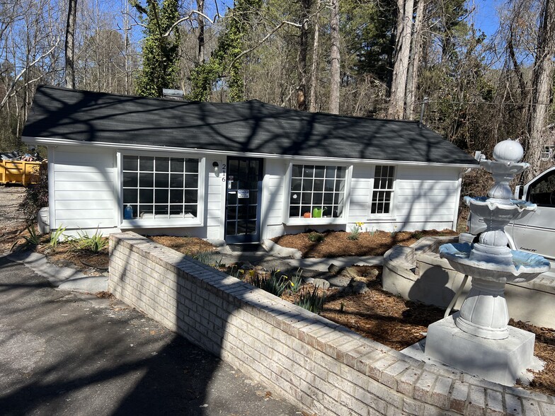 216 E Memorial Dr, Dallas, GA for sale - Building Photo - Image 1 of 28