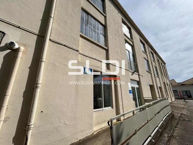Avenue Carnot, Neuville-sur-Saône to rent - Building Photo - Image 1 of 10
