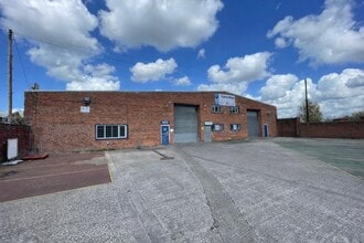 55 Brockholes View, Preston to rent Building Photo- Image 2 of 9