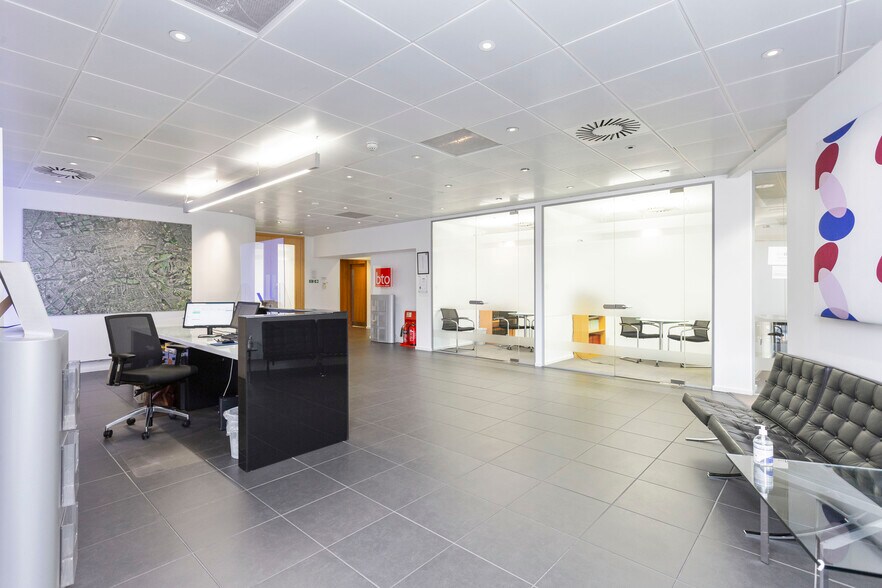 133 Fountainbridge, Edinburgh to rent - Building Photo - Image 2 of 13