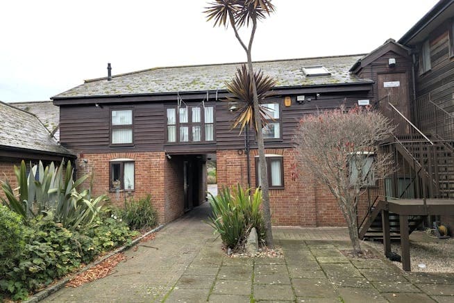 Lake Ln, Bognor Regis to rent - Primary Photo - Image 1 of 3