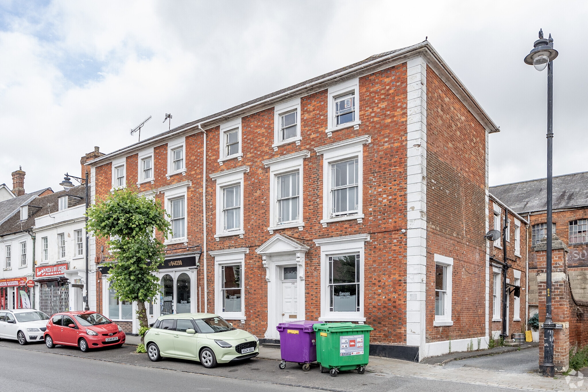 147-148 High St, Royal Wootton Bassett for sale Primary Photo- Image 1 of 6