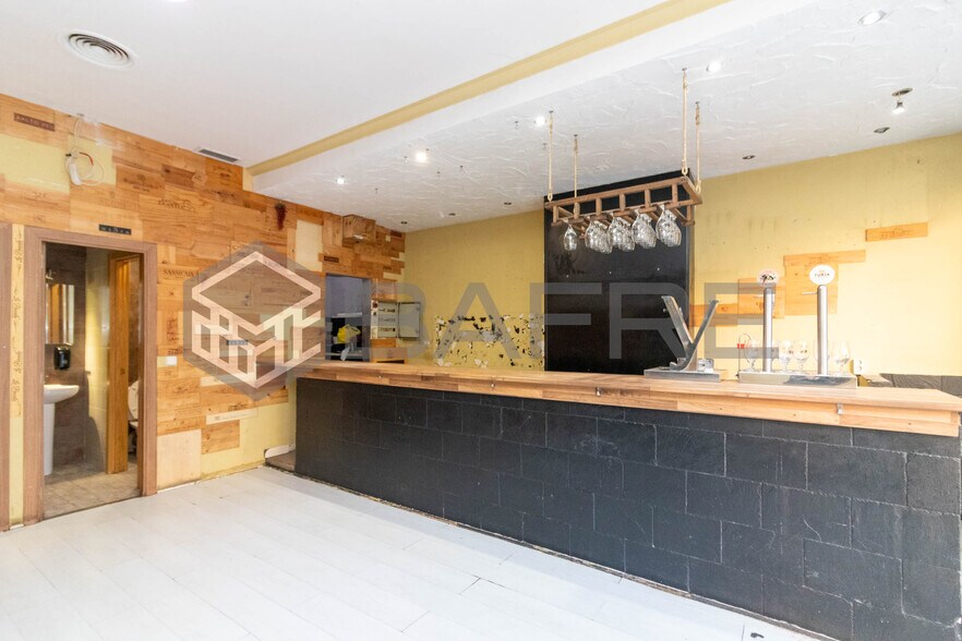 Retail in Madrid, Madrid to rent - Interior Photo - Image 3 of 3