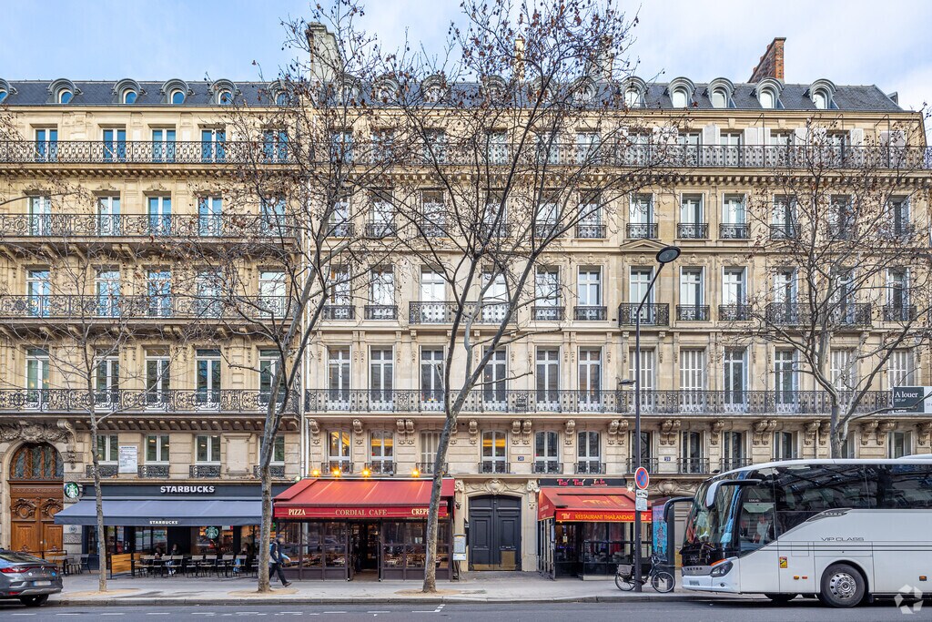 Location Bureaux 161 m² - Photo 1