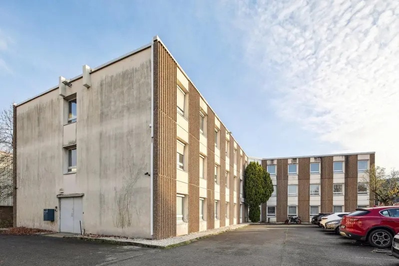 136 Chemin Du Moulin Carron, Écully to rent - Building Photo - Image 2 of 14