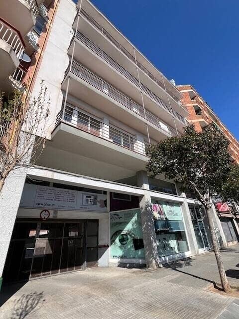 Office in Barberà del Vallès, Barcelona to rent Primary Photo- Image 1 of 3