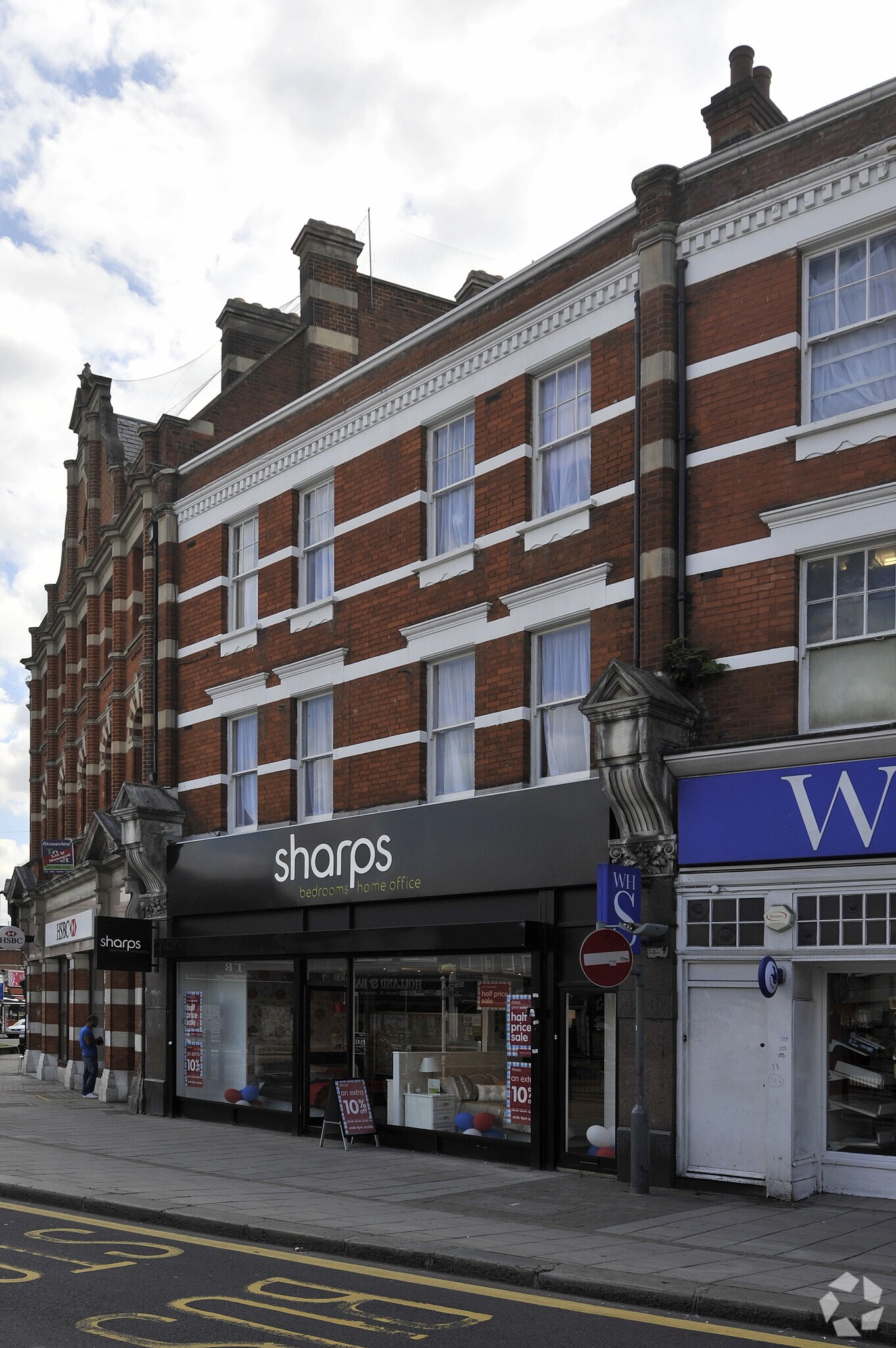 3 Aldermans Hl, London for sale Primary Photo- Image 1 of 1