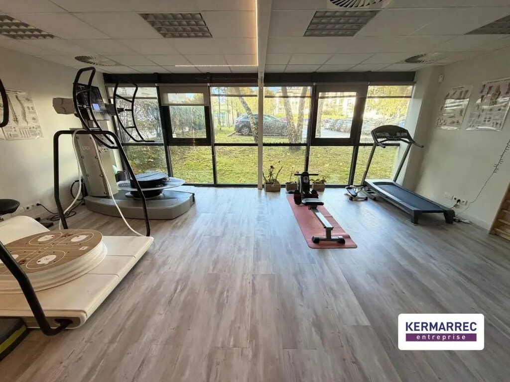 Location Bureaux 90 m² - Photo 1