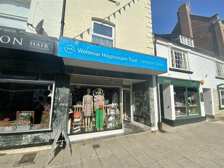 28 South St, Bridport to rent - Primary Photo - Image 1 of 2