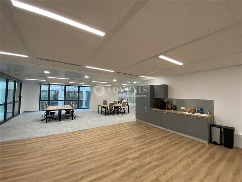 Co-working Space in Maisons-Alfort to rent - Interior Photo - Image 3 of 6