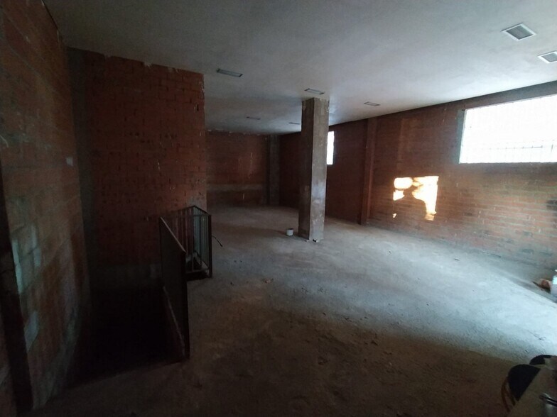 Retail in Cáceres to rent - Building Photo - Image 2 of 5