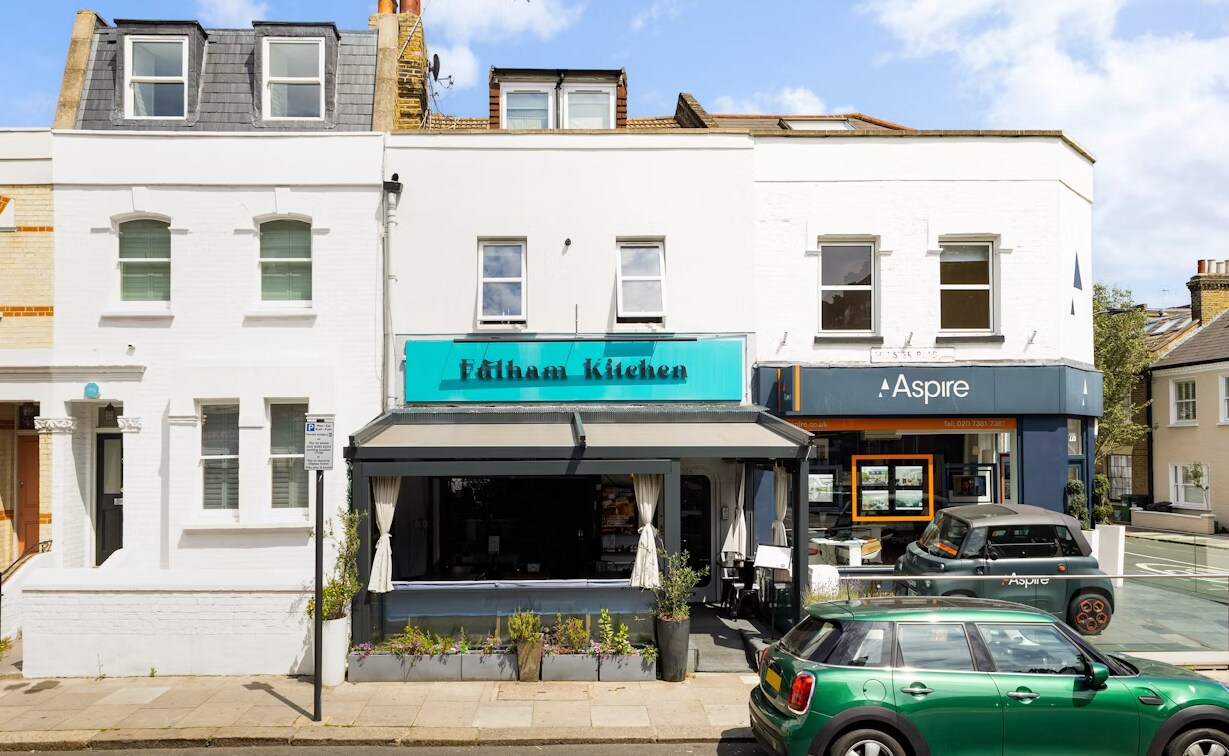 228 Munster Rd, London for sale Primary Photo- Image 1 of 1