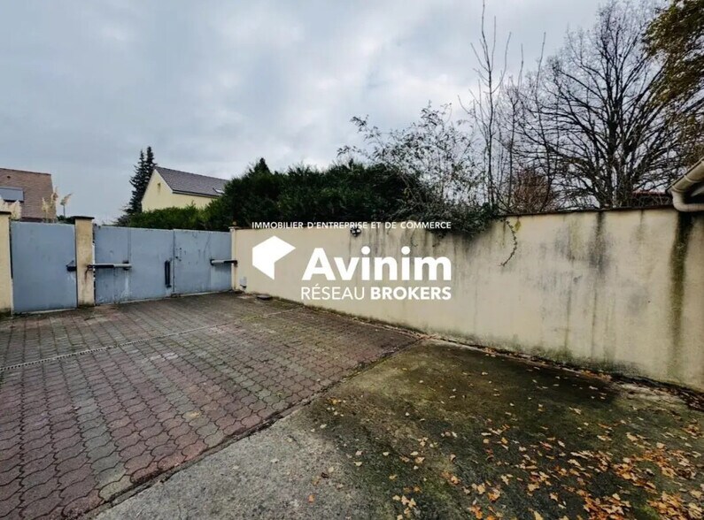 Retail in Chelles for sale - Building Photo - Image 3 of 6