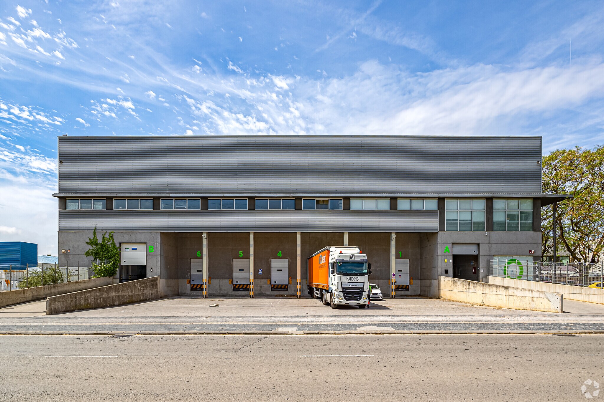 Industrial in Sant Boi de Llobregat, Barcelona to rent Building Photo- Image 1 of 7