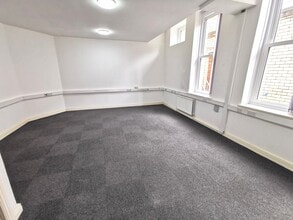 3-5 Pink Ln, Newcastle Upon Tyne to rent Interior Photo- Image 2 of 3