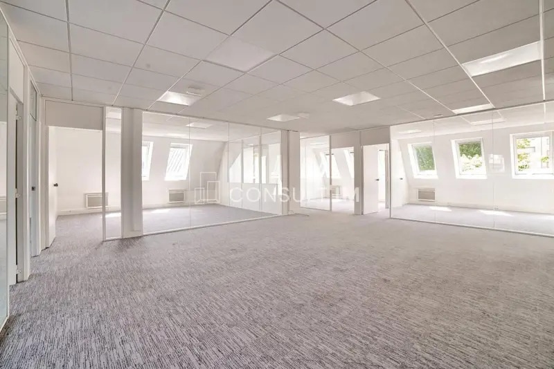 Vente Bureaux 227 m² - Photo 1