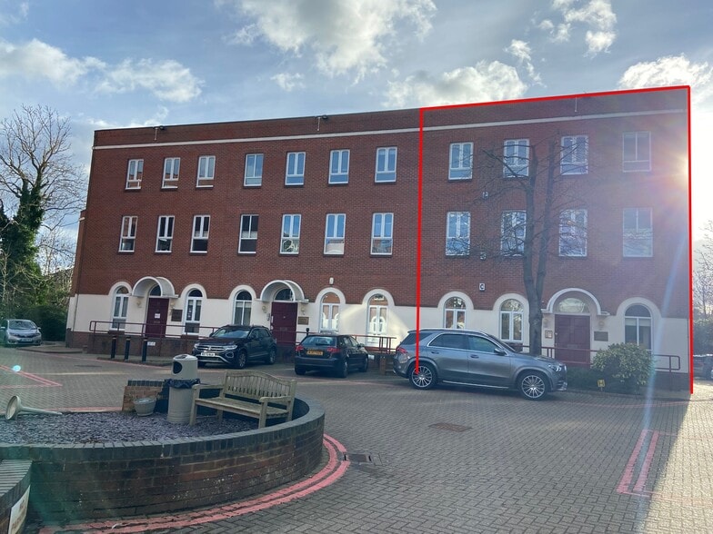 11 Spring Villa Rd, Edgware for sale - Building Photo - Image 1 of 1