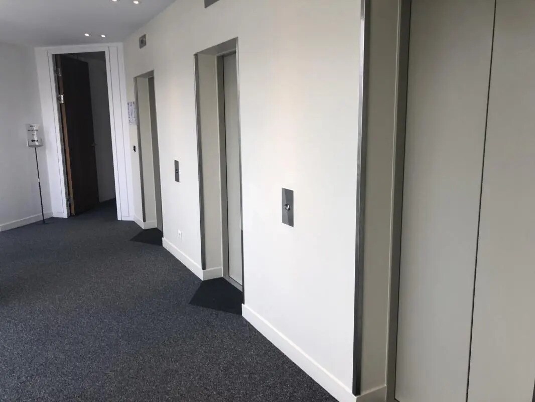 Office in Évry-Courcouronnes to rent Building Photo- Image 1 of 1