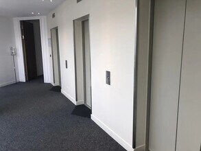 Office in Évry-Courcouronnes to rent Building Photo- Image 1 of 1