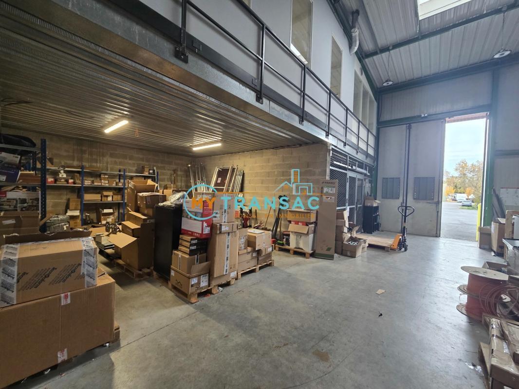 Industrial in Saint-Thibault-des-Vignes for sale Interior Photo- Image 1 of 18