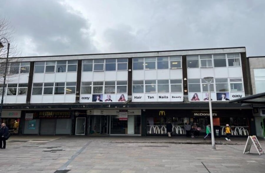 49 Warrington St, Ashton Under Lyne to rent - Building Photo - Image 3 of 5