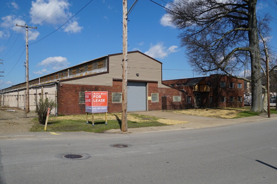 200 Main St, Coraopolis 15108 Light Industrial for Rent UK