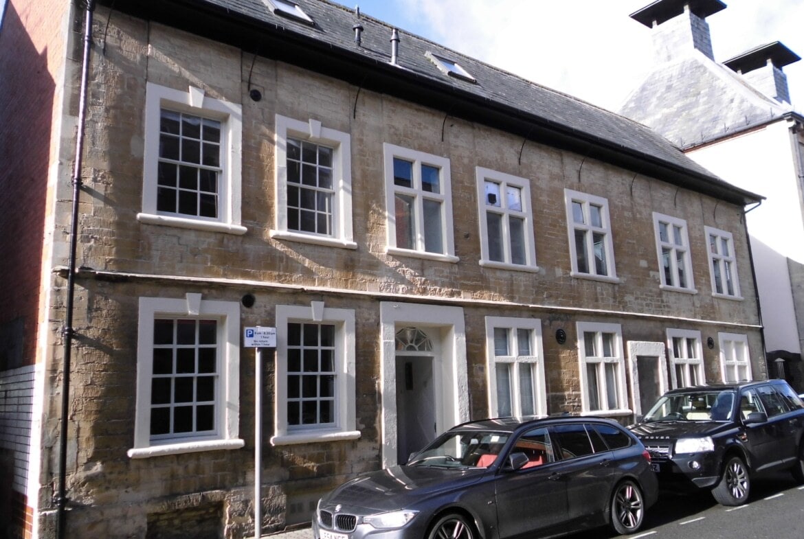 66 Cricklade St, Cirencester to rent Building Photo- Image 1 of 3