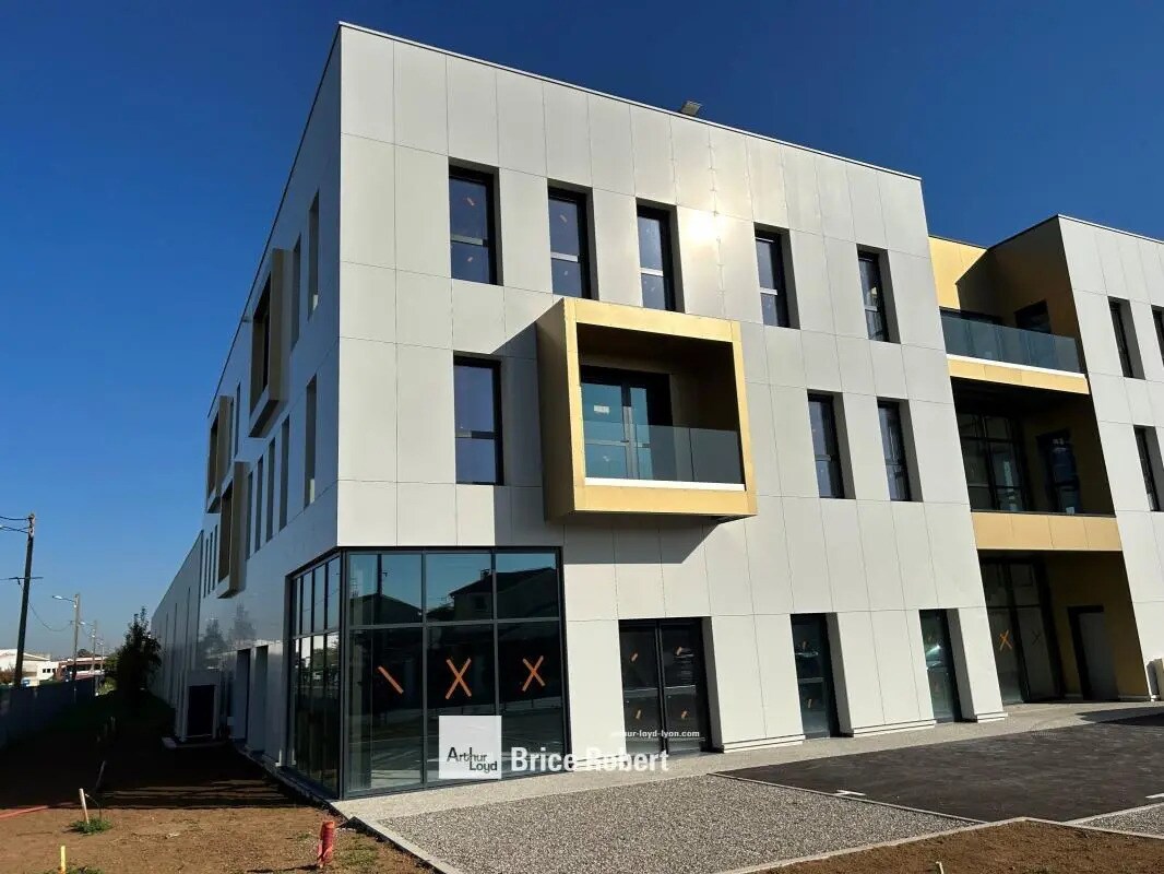 Light Industrial in Décines-Charpieu for sale Building Photo- Image 1 of 7