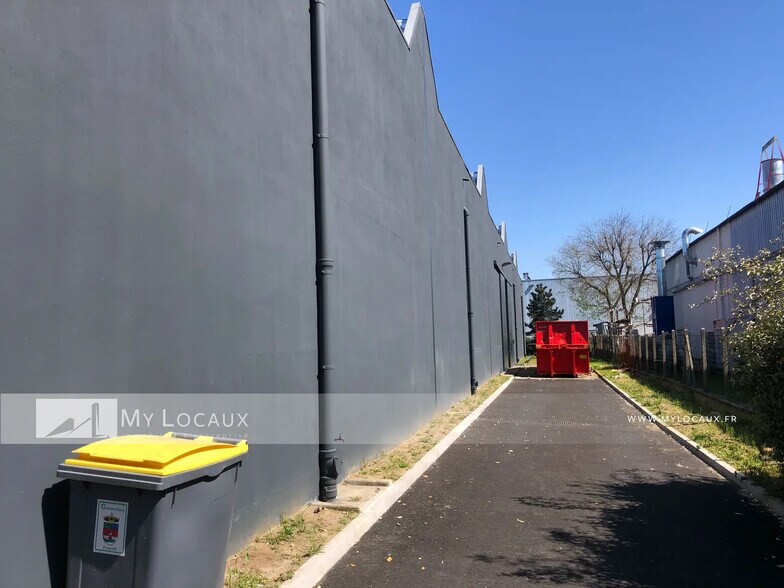 Industrial in Gennevilliers to rent - Building Photo - Image 2 of 8
