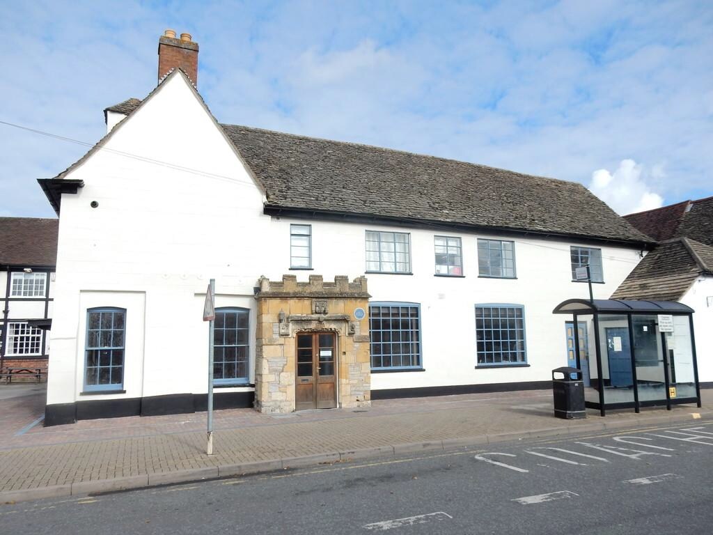 8 Merstow Green, Evesham WR11 4BB UK