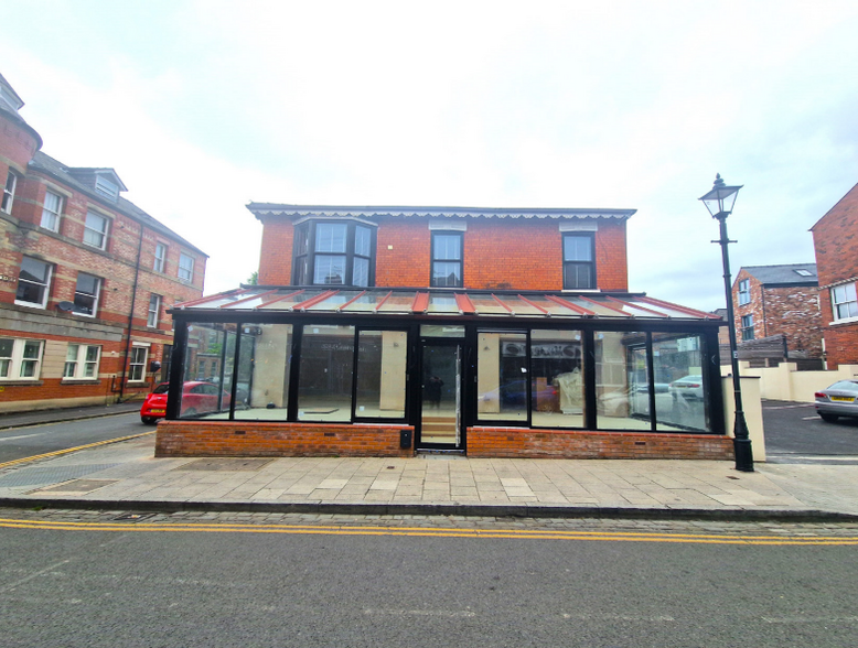 6-8 Shaw Rd, Stockport for rent - Primary Photo - Image 1 of 1