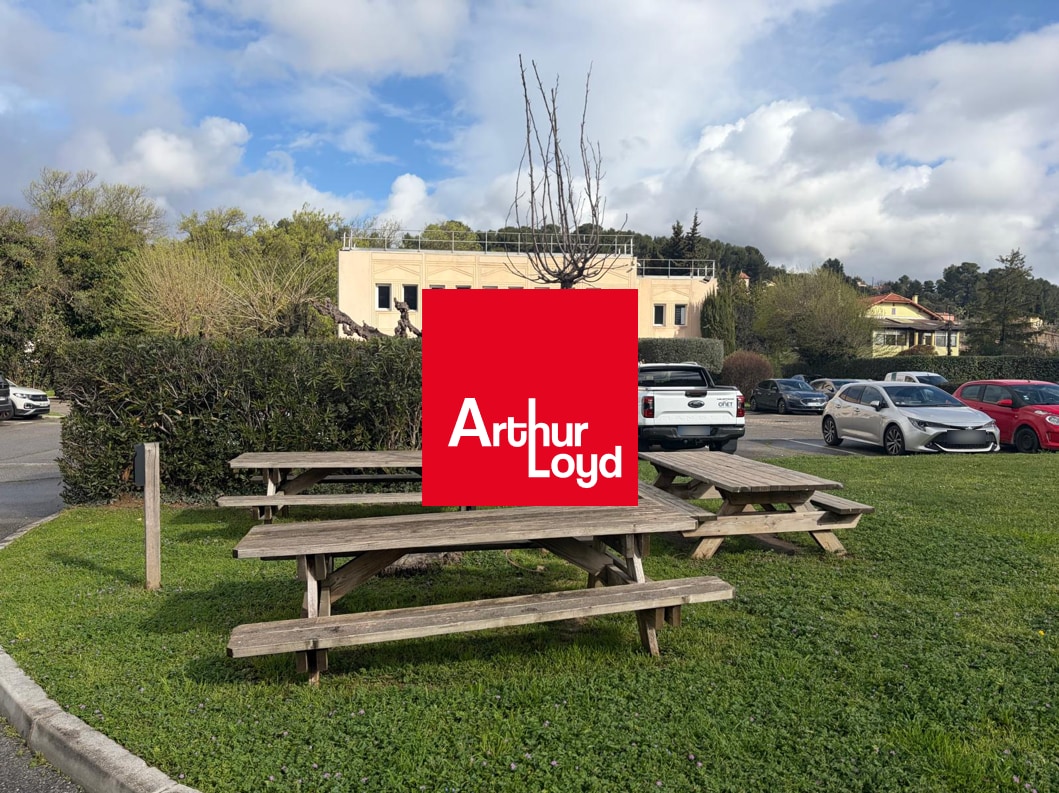 2036 Chemin De Saint Lambert, La Penne-sur-Huveaune to rent Building Photo- Image 1 of 6