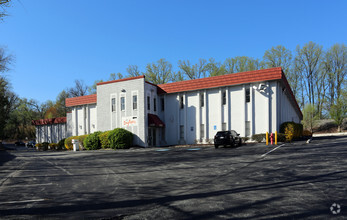 4920-4932 Wyaconda Rd, Rockville, MD for rent Building Photo- Image 1 of 5