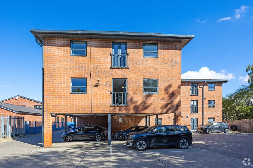 Annie Reed Rd, Beverley to rent - Building Photo - Image 2 of 3