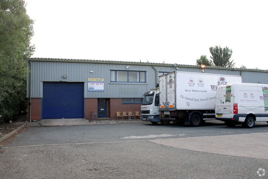 St Asaph Ave, Rhyl to rent - Building Photo - Image 3 of 8