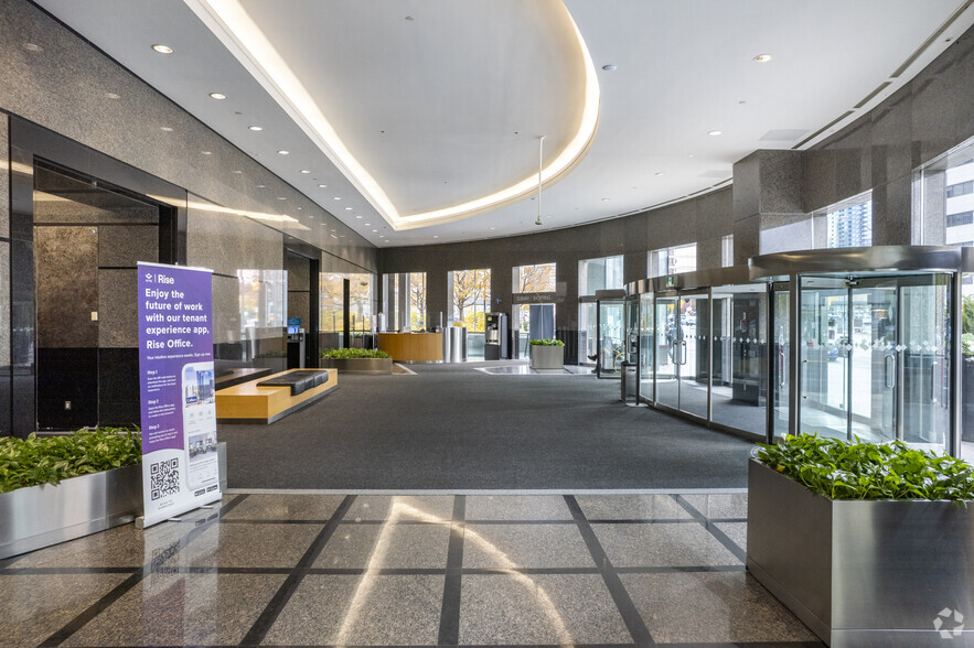 5775 Yonge St, Toronto, ON for rent - Lobby - Image 3 of 4