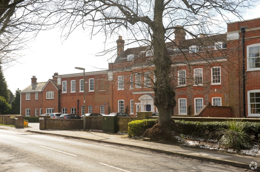 Park Rd, Banstead to rent - Building Photo - Image 2 of 6