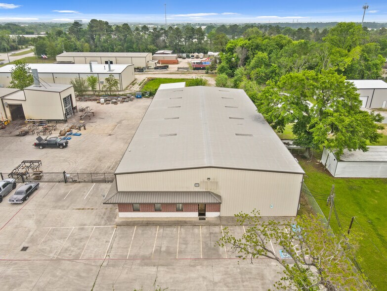 2034 McAulty Rd, Houston, TX to rent - Building Photo - Image 2 of 12