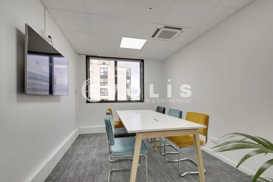 Office in Levallois-Perret to rent - Interior Photo - Image 1 of 3