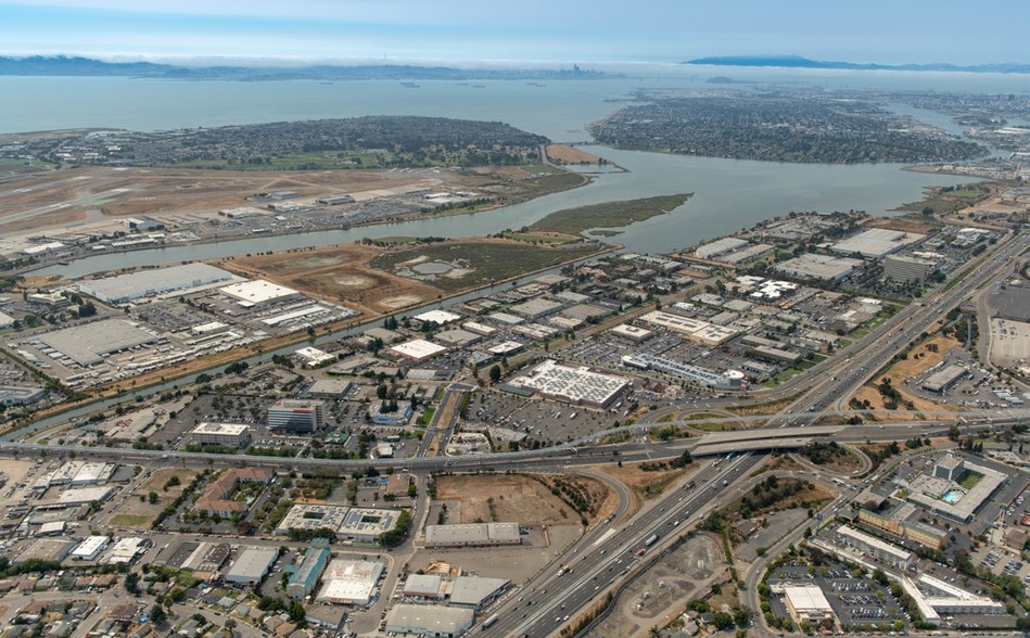 460 Hegenberger Rd, Oakland, CA for rent - Aerial - Image 3 of 4