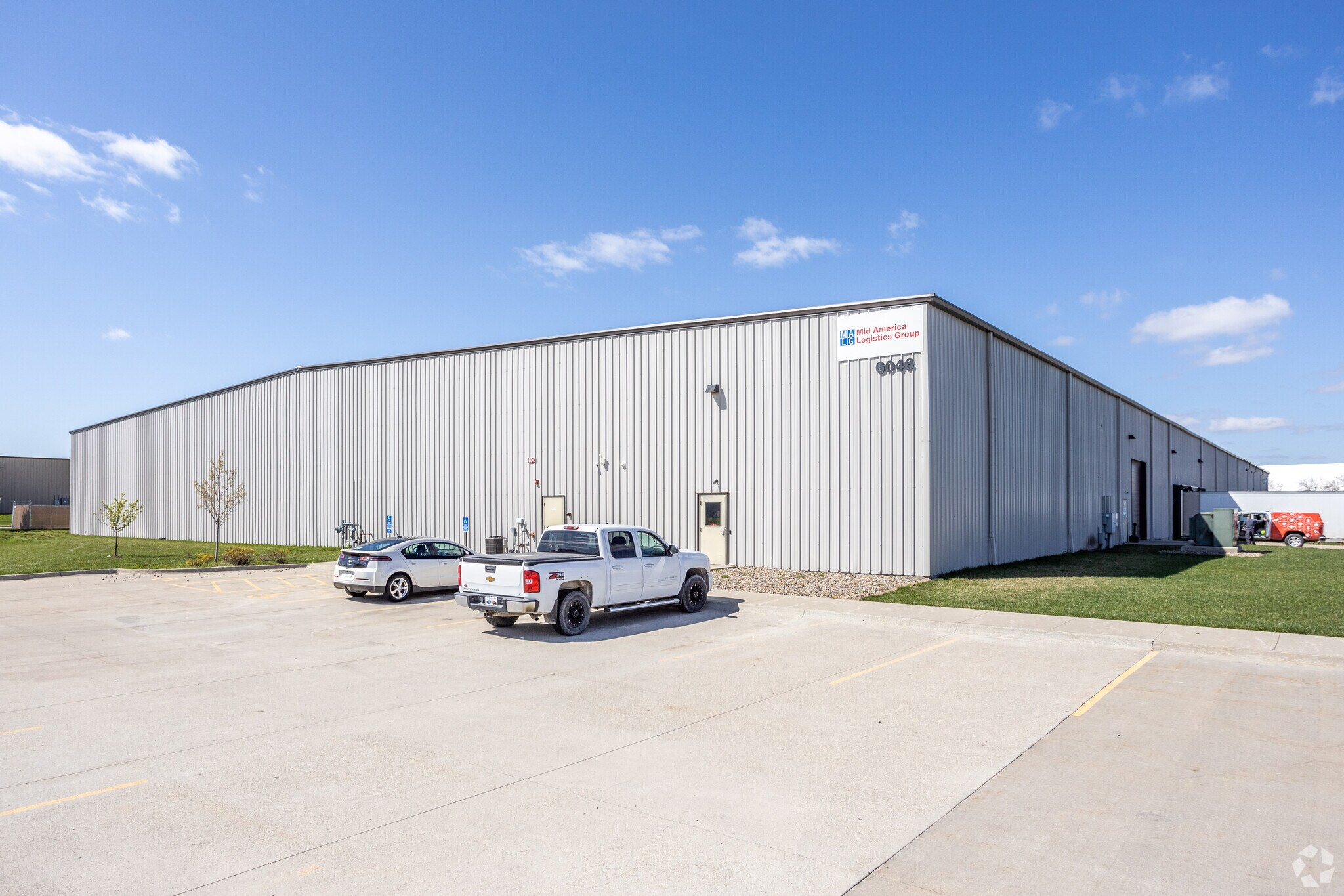 6046 NE Industry Dr, Des Moines, IA for sale Building Photo- Image 1 of 1