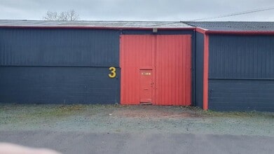 Pentre Industrial Estate, Pentre to rent Building Photo- Image 1 of 4