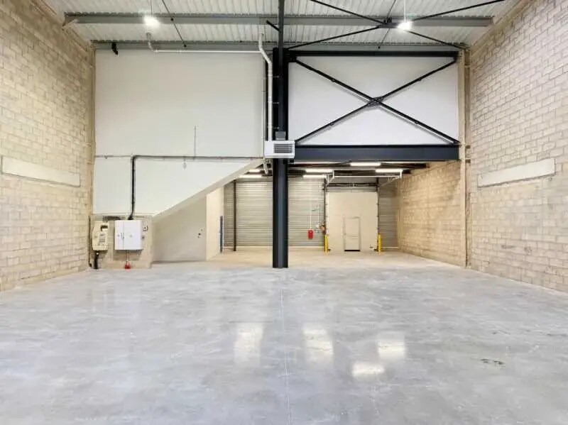 8 Rue Denis Papin, Trappes to rent Interior Photo- Image 1 of 2