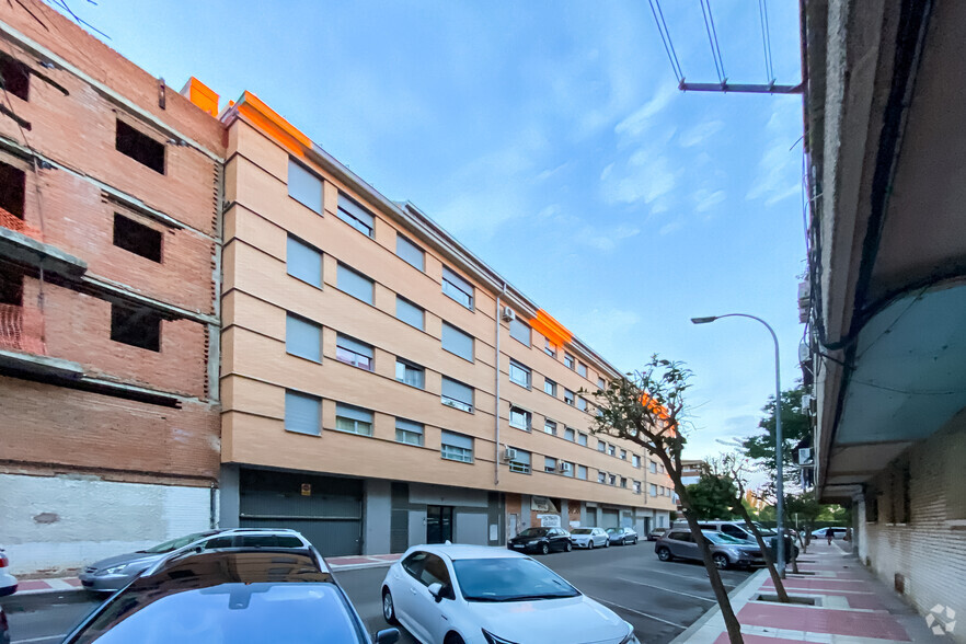 Calle Logroño, 1, Parla, Madrid for rent - Building Photo - Image 2 of 2