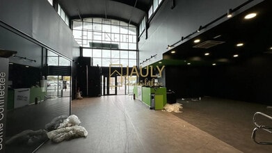 Light Industrial in Meaux to rent Interior Photo- Image 2 of 7